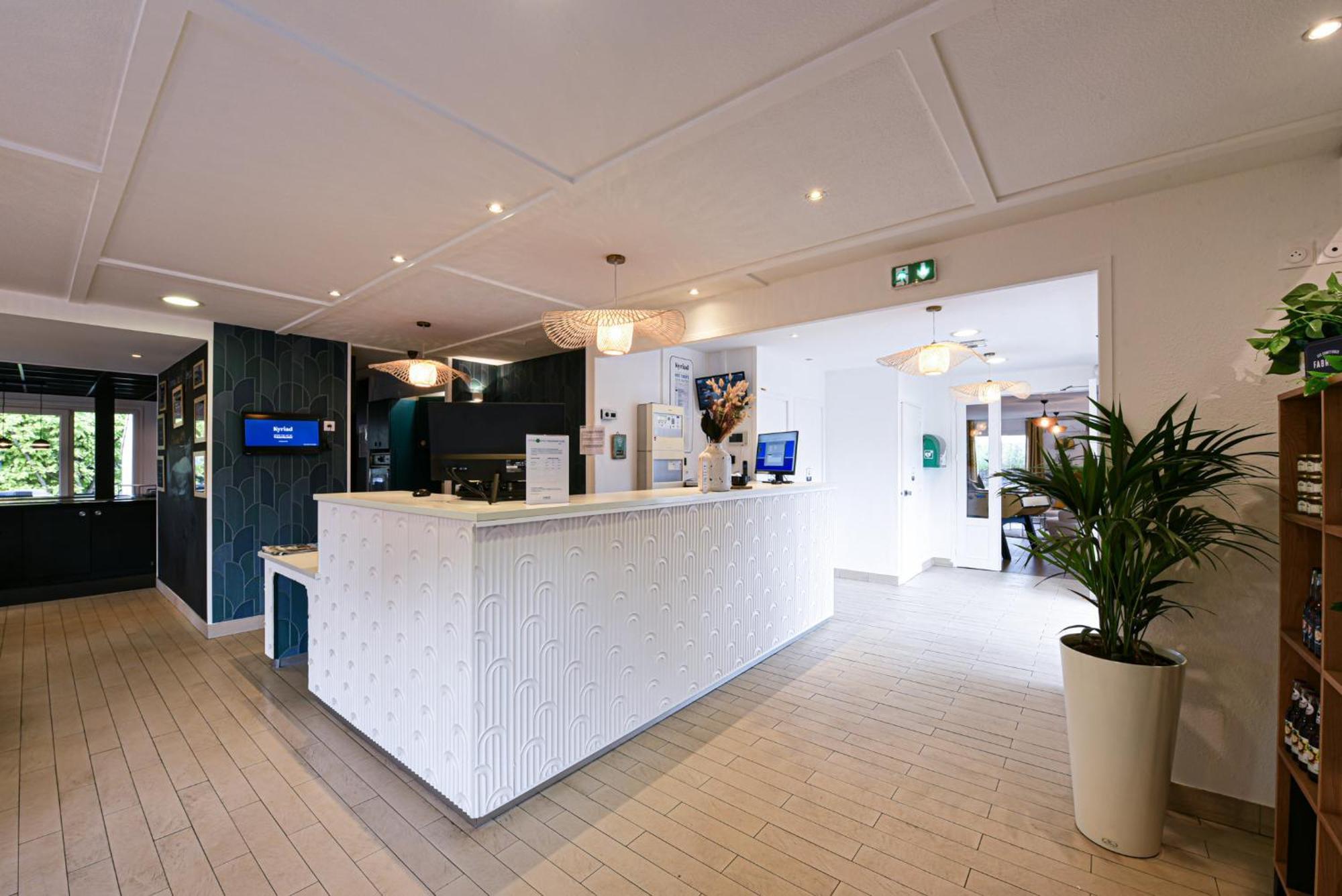 Kyriad Villeneuve Saint Georges - Hotel Renove Eksteriør billede