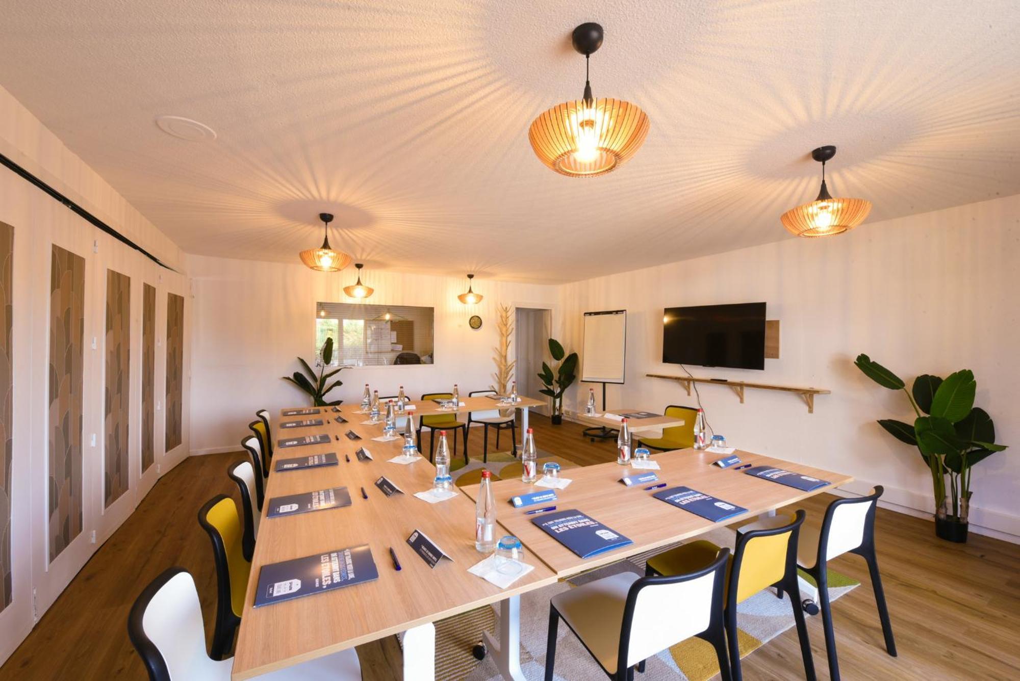 Kyriad Villeneuve Saint Georges - Hotel Renove Eksteriør billede