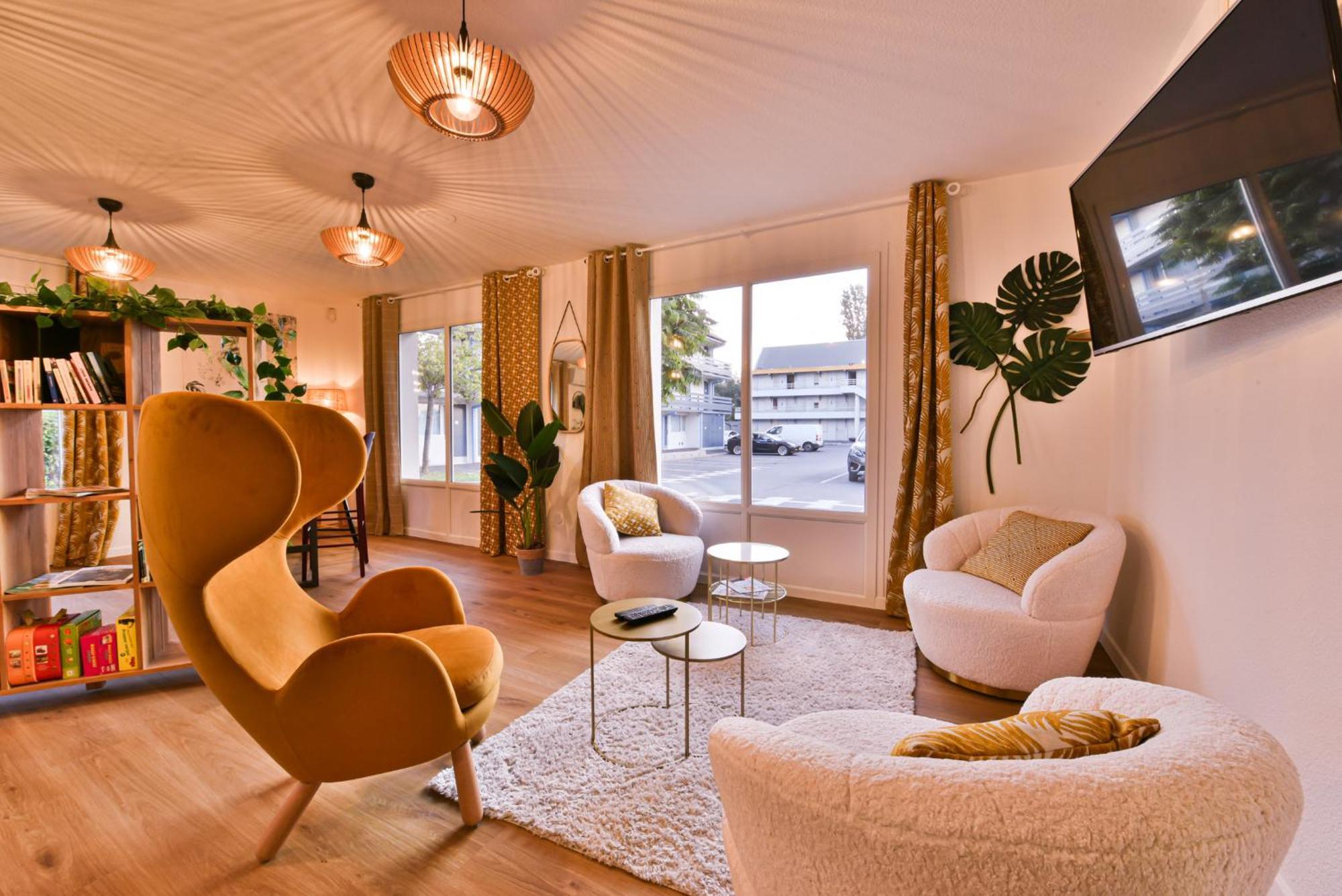 Kyriad Villeneuve Saint Georges - Hotel Renove Eksteriør billede
